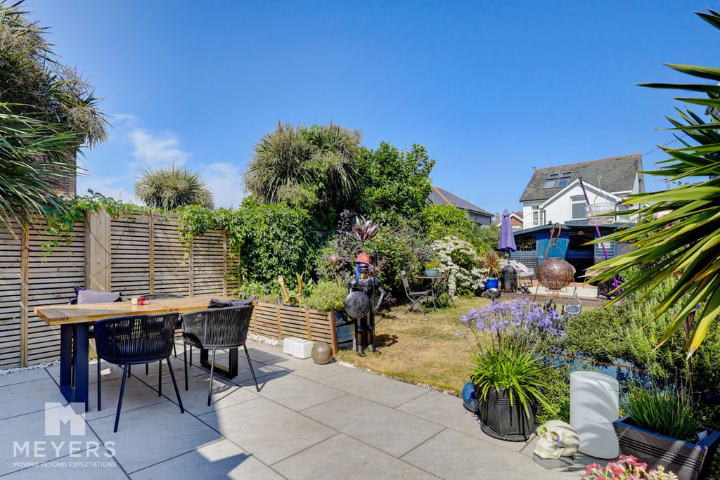 Property photo 1 of 37
