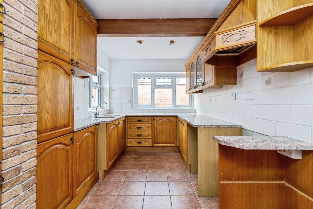 Property photo 3 of 17 Kitchen