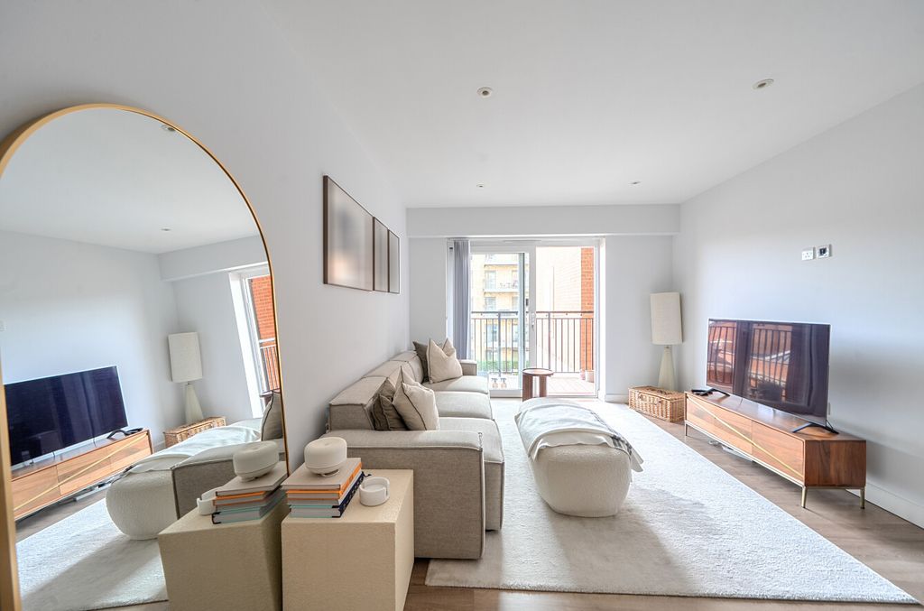 Property photo 2 of 27 1-6Aa3Bd840De8A-1...