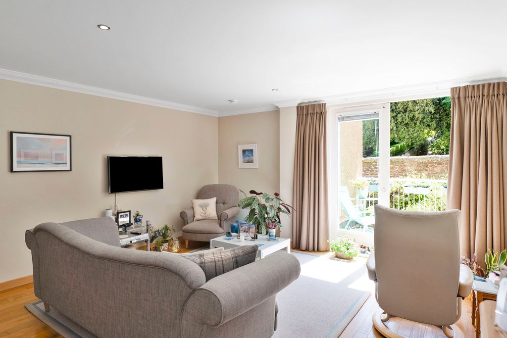 Additional image 3 of 1 bed flat for sale26 Hamilton Court, Cromwell Road, North Berwick EH39