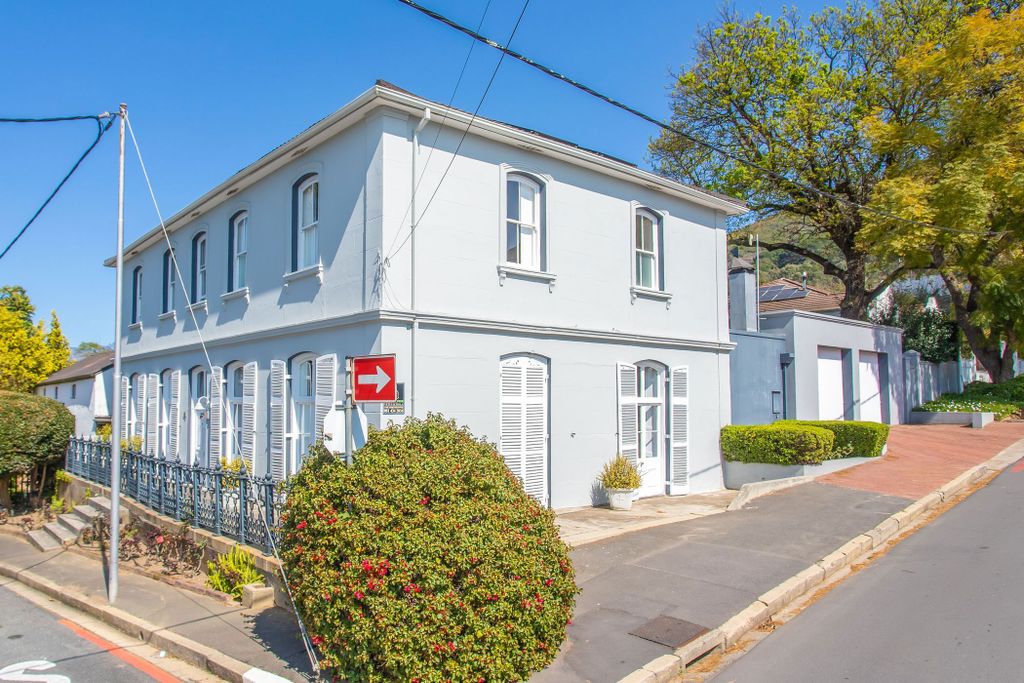 Property photo 2 of 54 Tk1707708