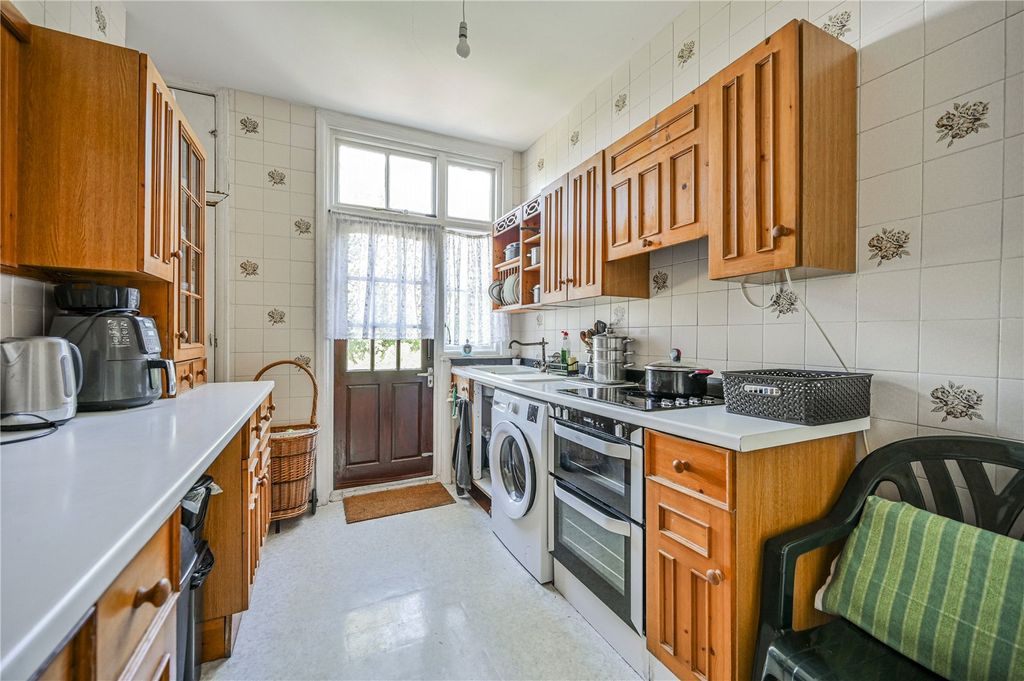 Property photo 2 of 16 Picture No. 09