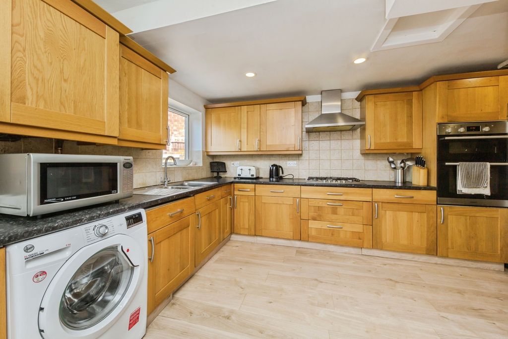 Property photo 3 of 17 Photo