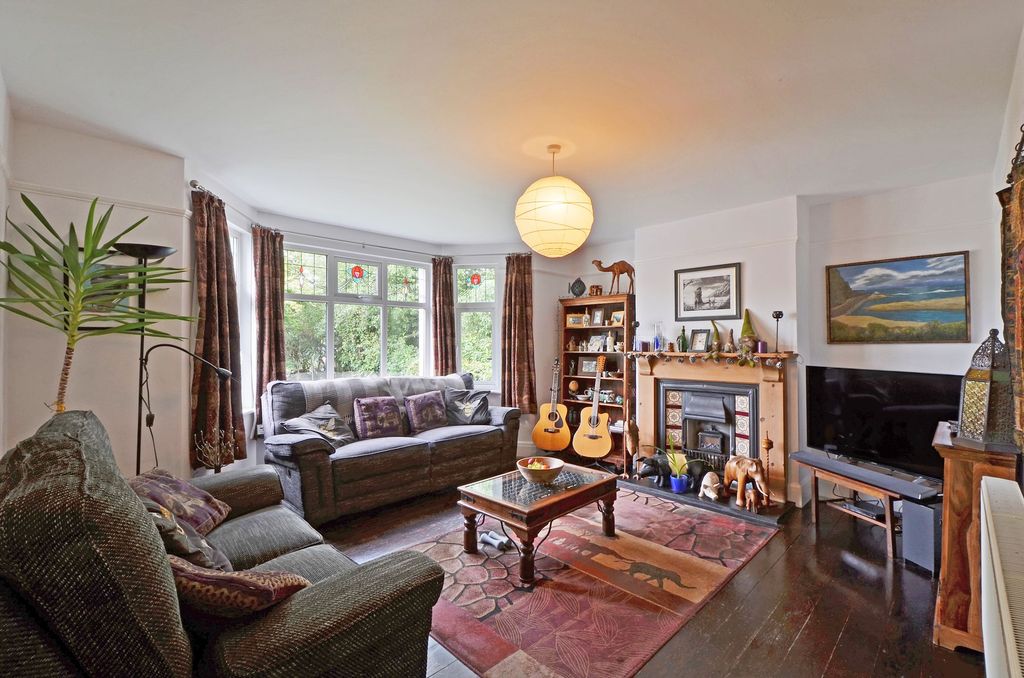 Property photo 3 of 25