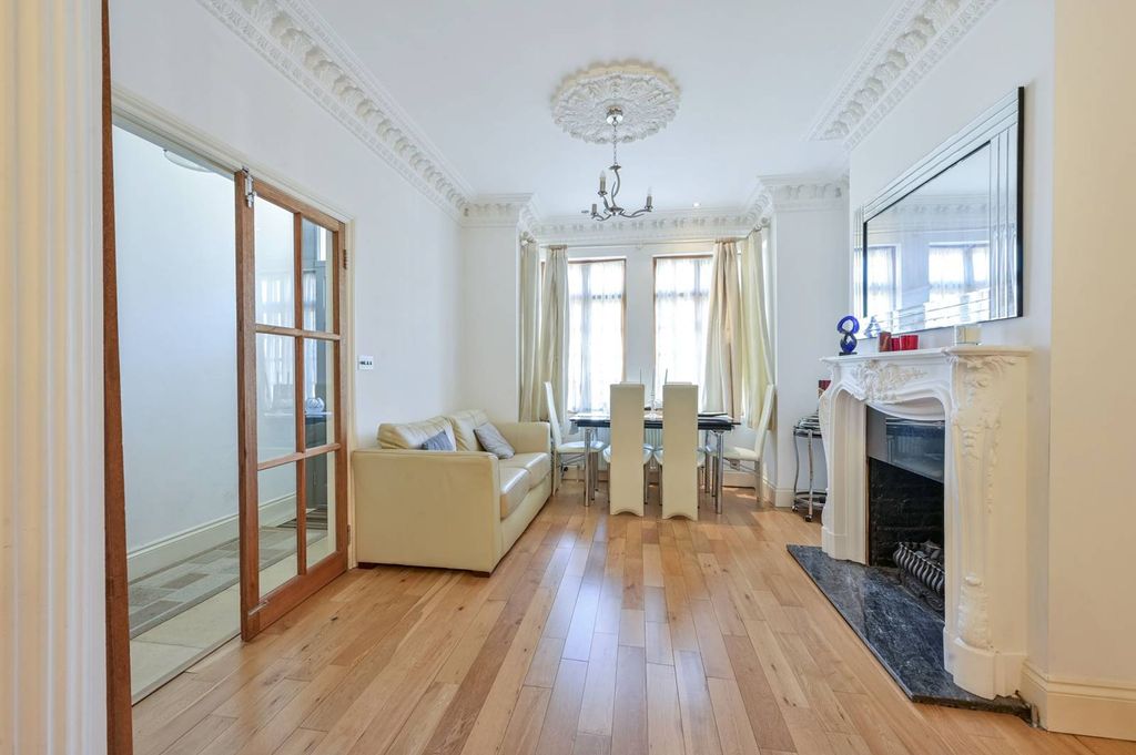 Property photo 1 of 28