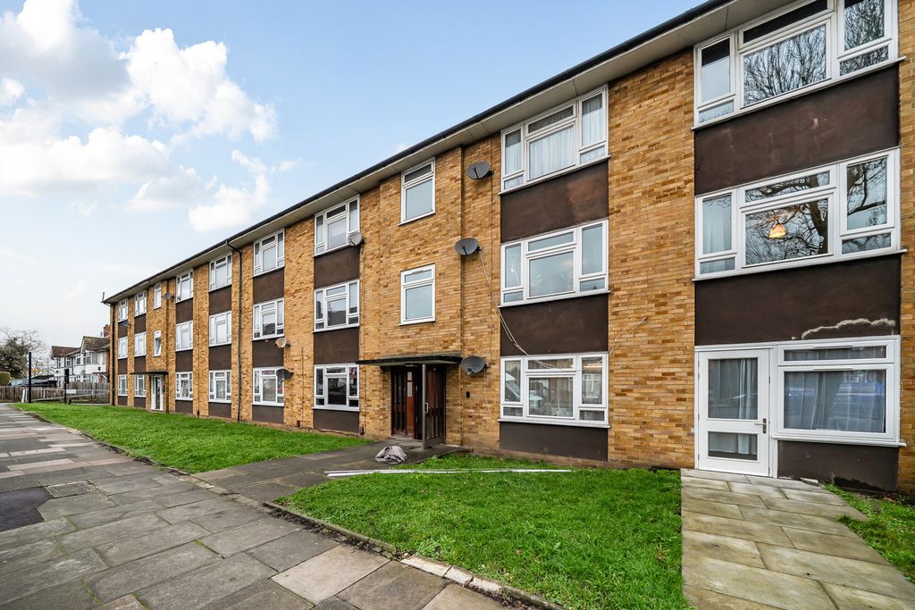 Property photo 1 of 15 External