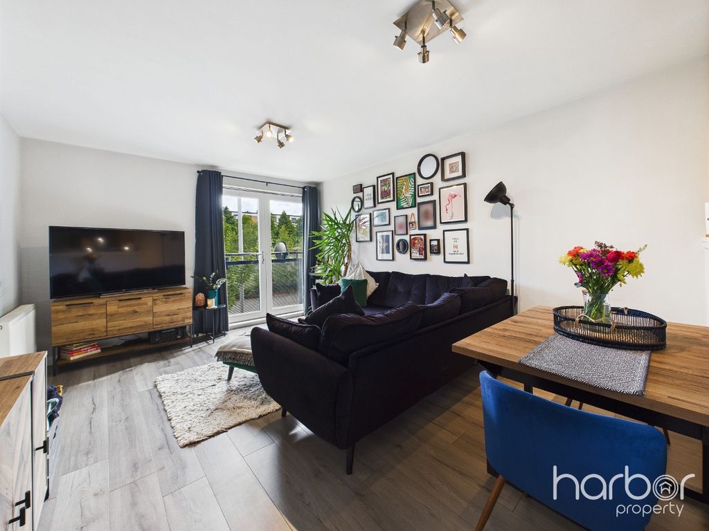 Property photo 2 of 16 4236205