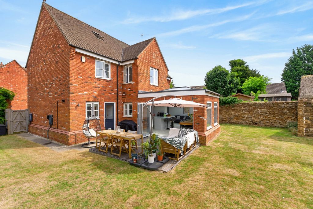 Property photo 2 of 35