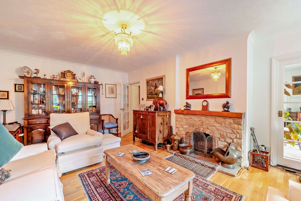 Property photo 3 of 13 Sitting Room