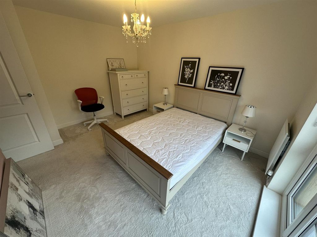 Property photo 3 of 14 Bedroom 2