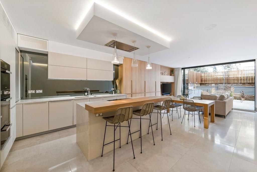 Property photo 3 of 16 Image