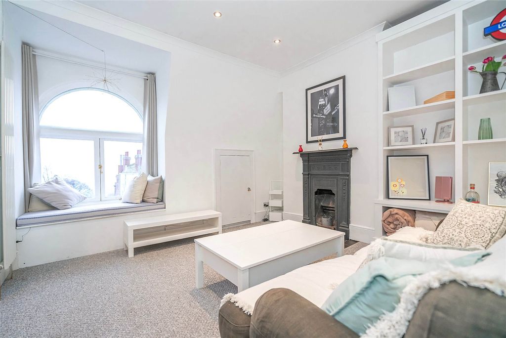 Property photo 2 of 20 Reception A