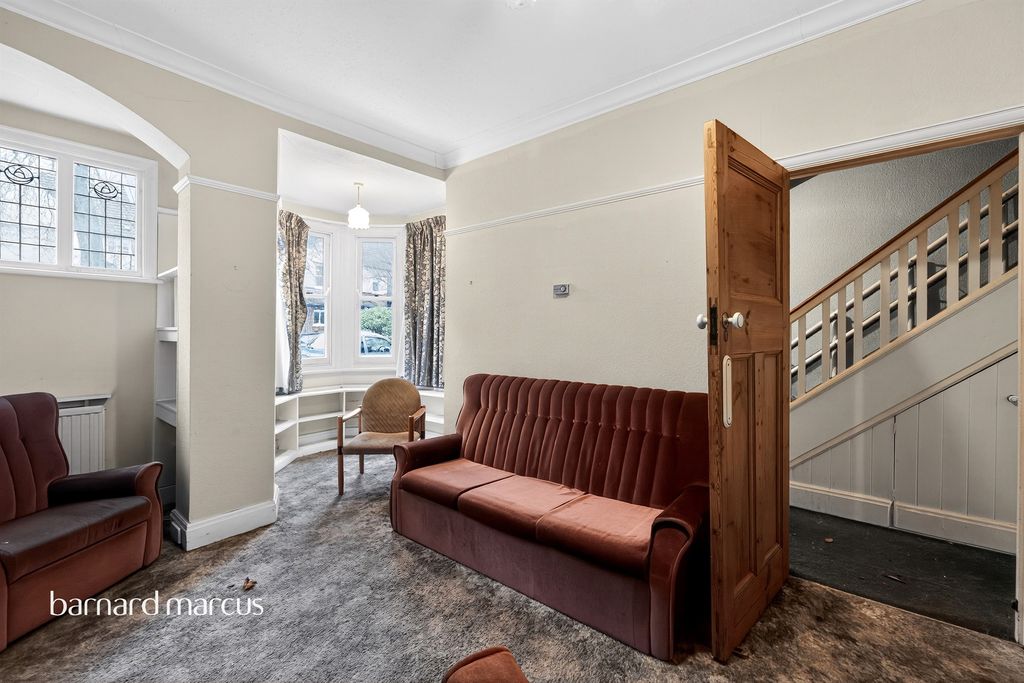 Property photo 3 of 23