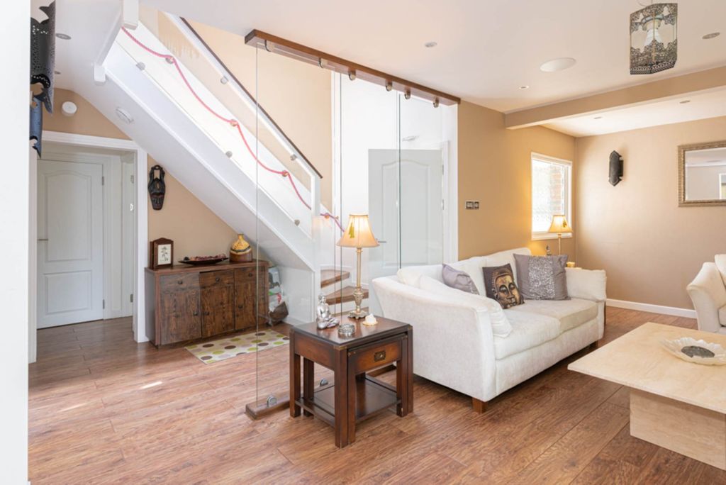 Property photo 1 of 33