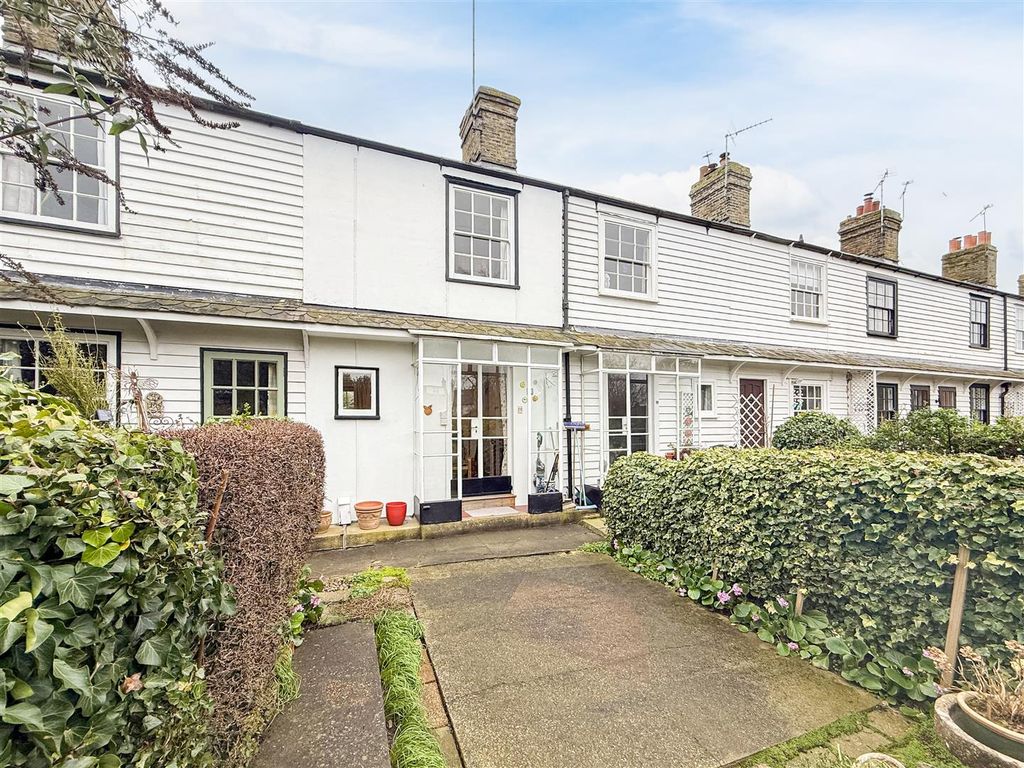 Property photo 2 of 18 Back