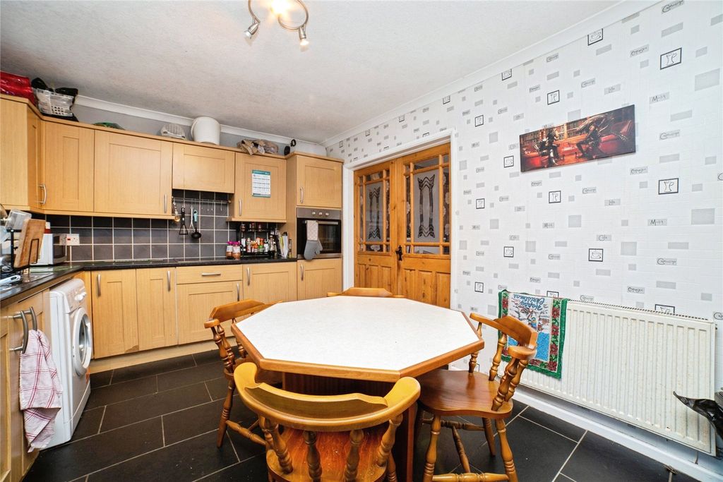 Property photo 2 of 33 Picture No. 10