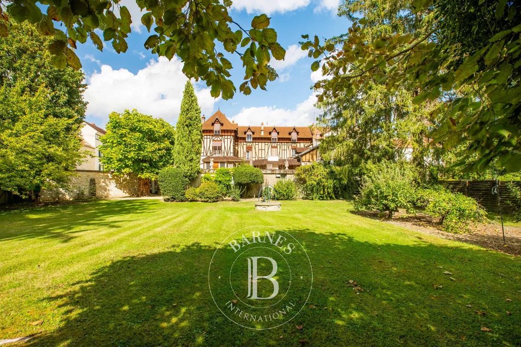 Property photo 1 of 33