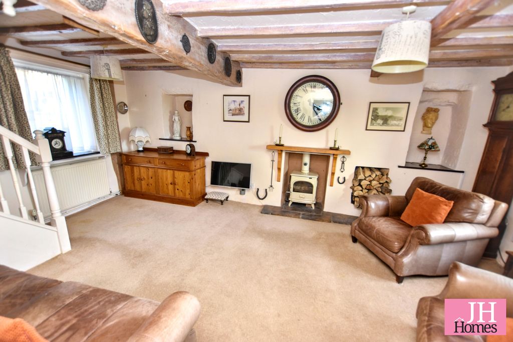 Property photo 2 of 25
