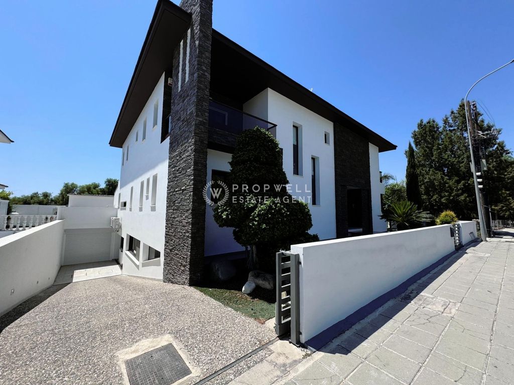 Property photo 1 of 42