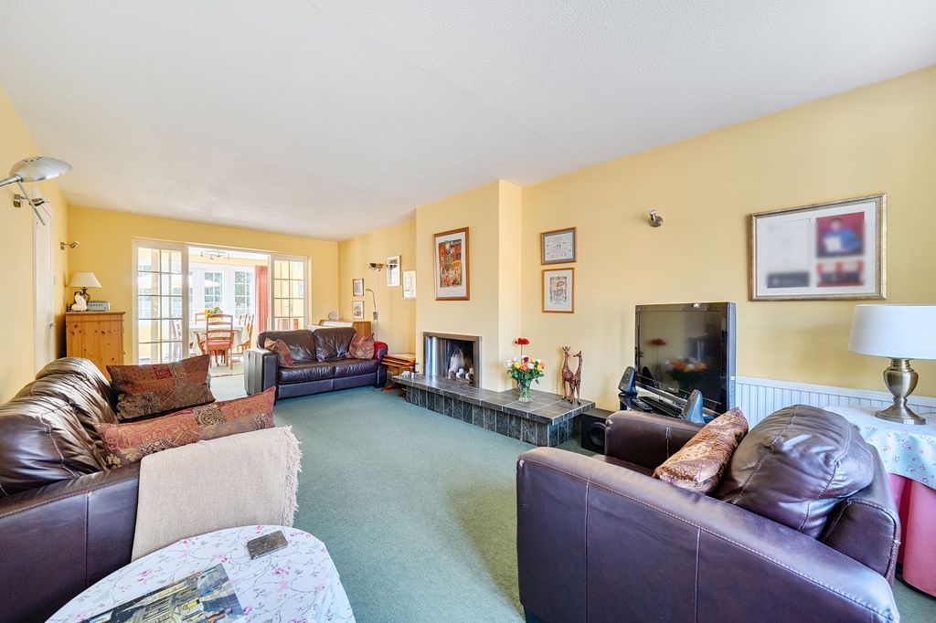 Property photo 2 of 22