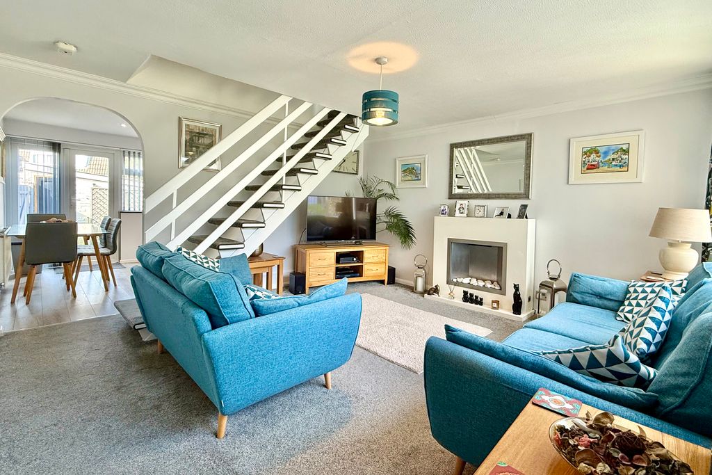 Property photo 3 of 18