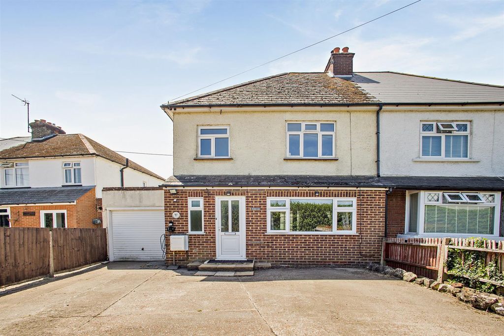 Property photo 1 of 14 8696879-Exterior06-800.Jpg