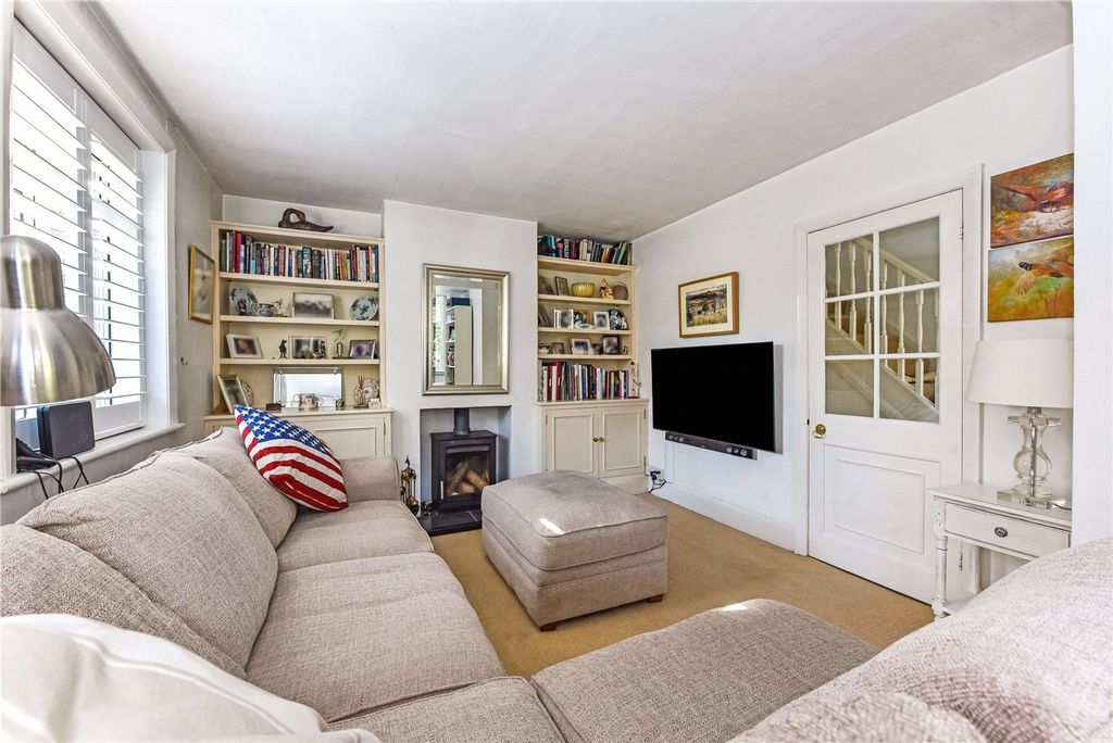 Property photo 3 of 21 Sitting Room