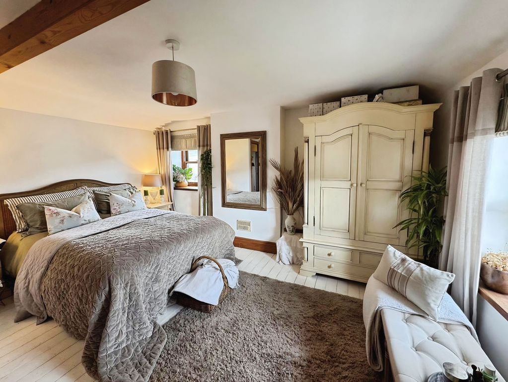 Property photo 3 of 17 Photo 3