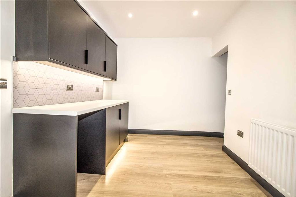 Property photo 2 of 10 Dining Area