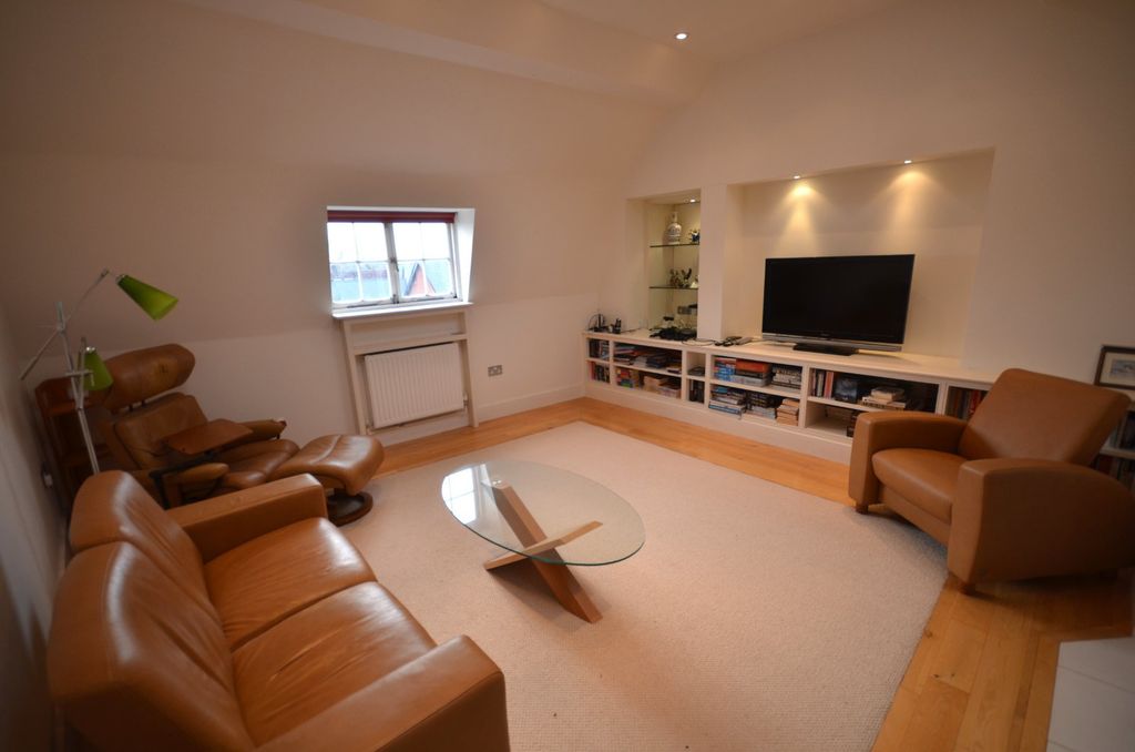 Property photo 3 of 8 Picture No. 02