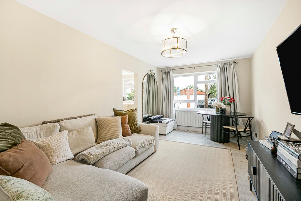 Property photo 2 of 16 Reception Room
