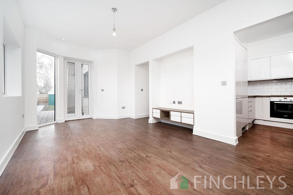 Property photo 2 of 14 W02.Jpg