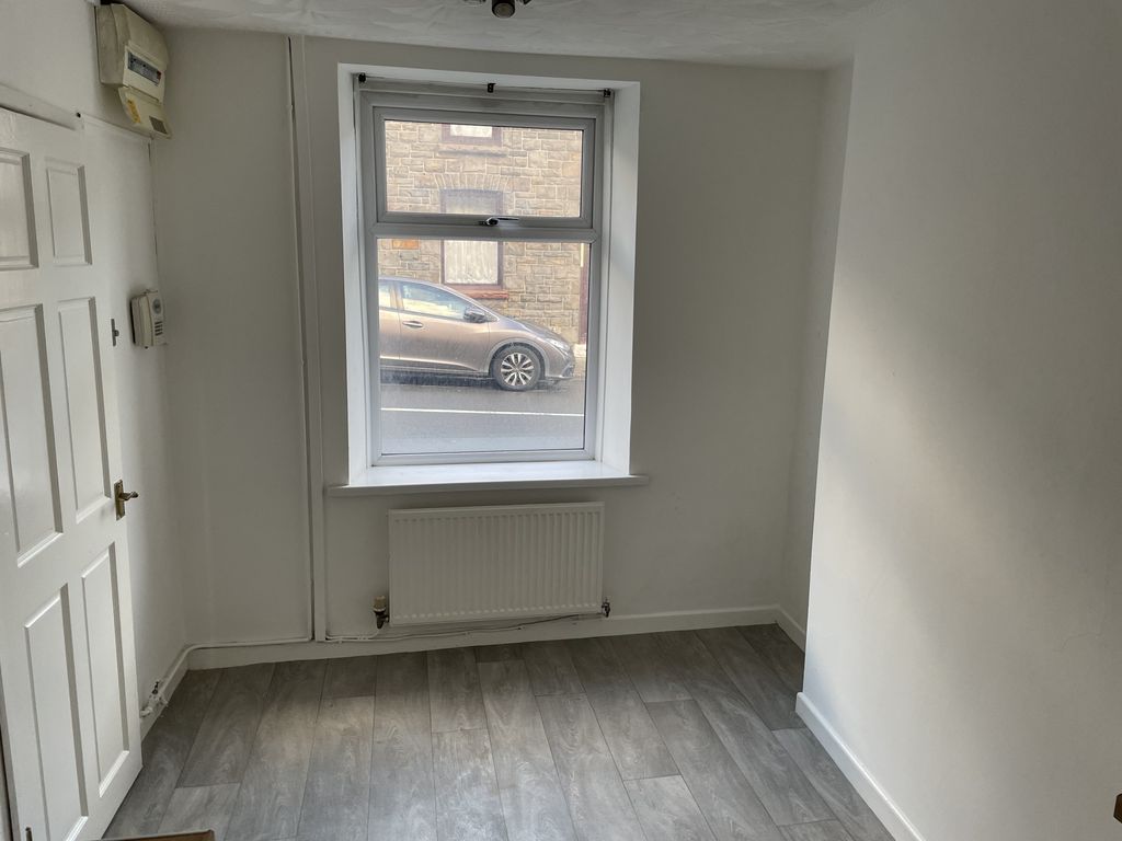 Property photo 3 of 13 Dining Space