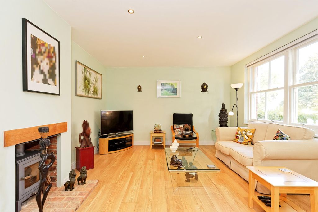 Property photo 3 of 14 Photography