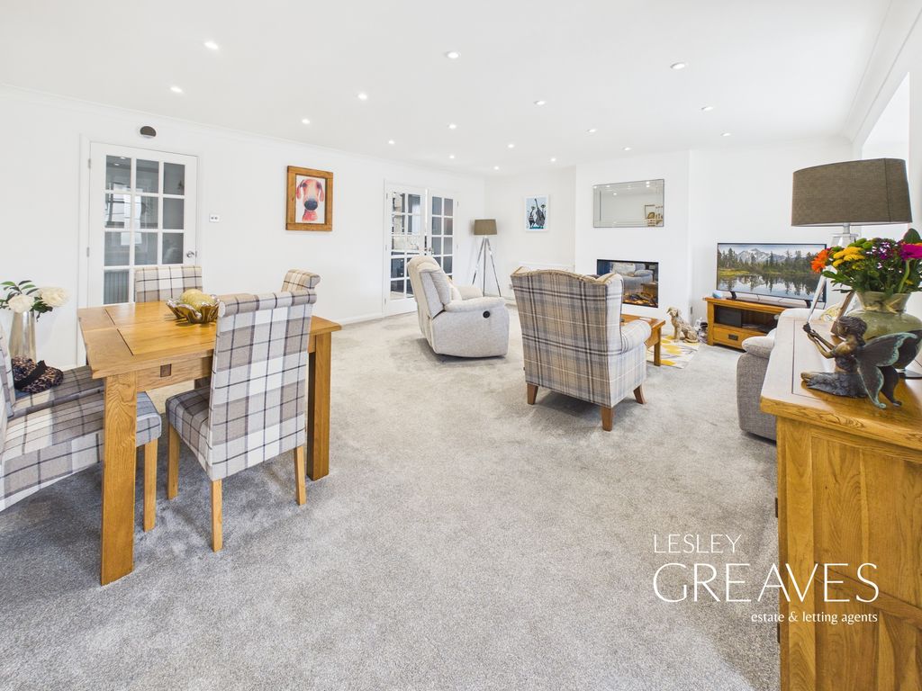 Property photo 3 of 20 Living/Dining Room