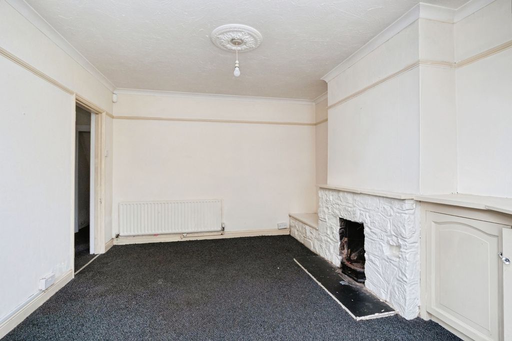 Property photo 3 of 17 Photo