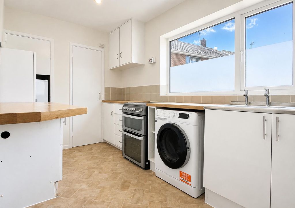Property photo 2 of 9 2Db6C5B3-B37D-42Ec-Abb3-837A68333A33.Png