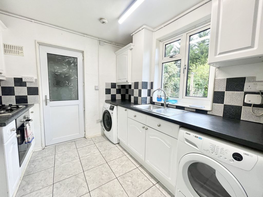 Property photo 3 of 15 Photo 11