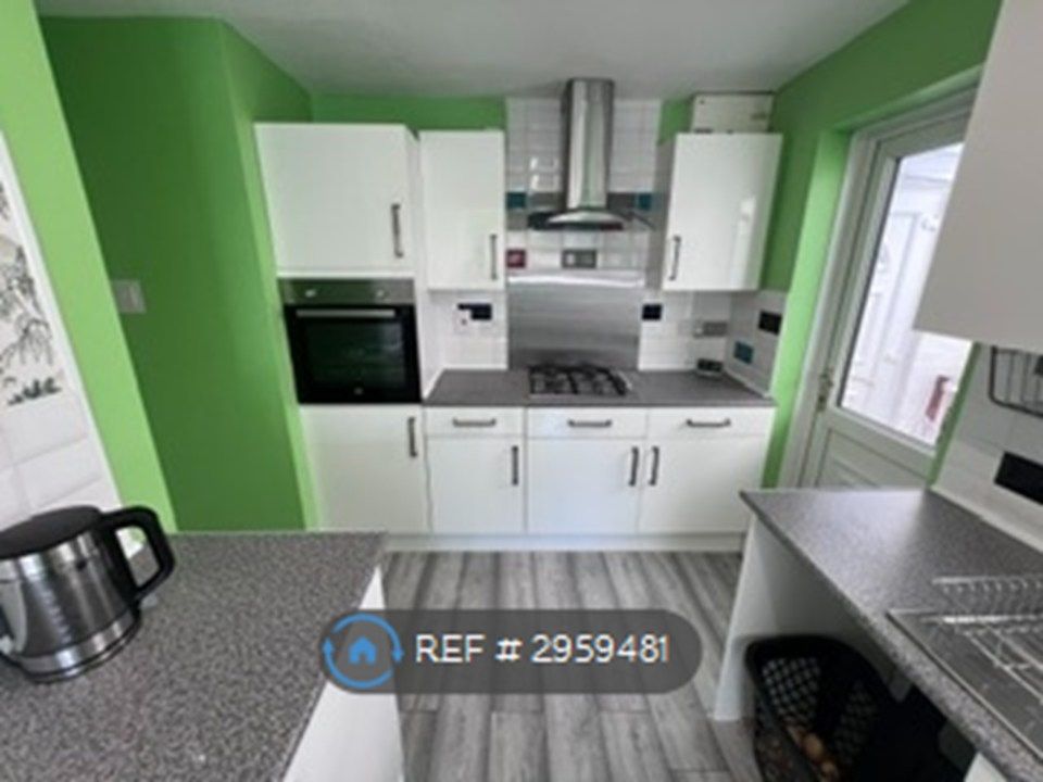 Property photo 2 of 34