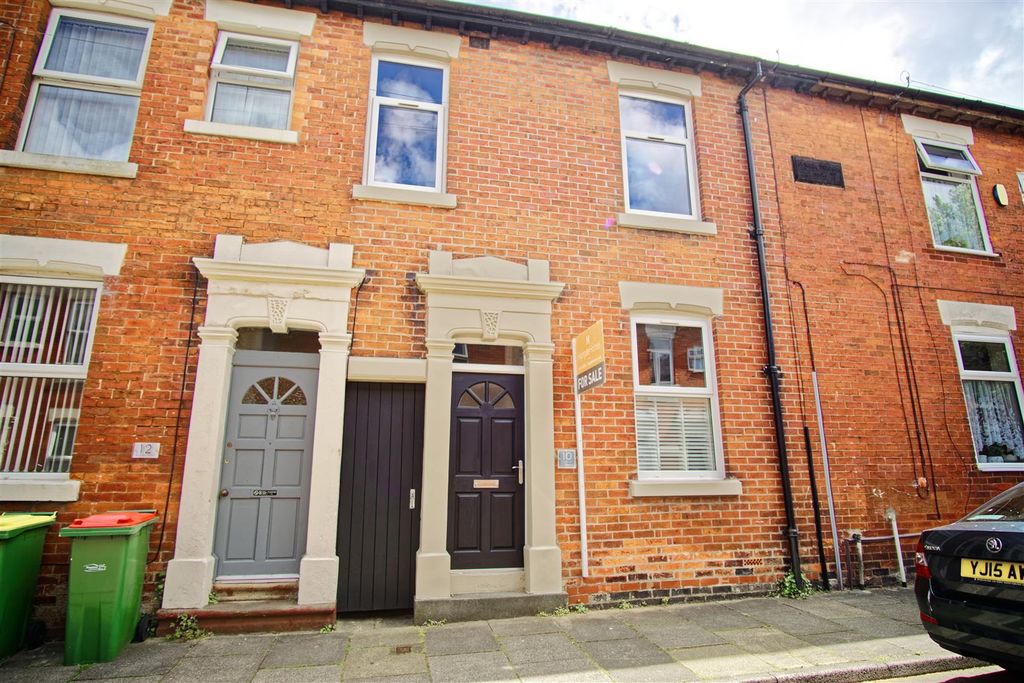 Property photo 1 of 11 Exterior - Front