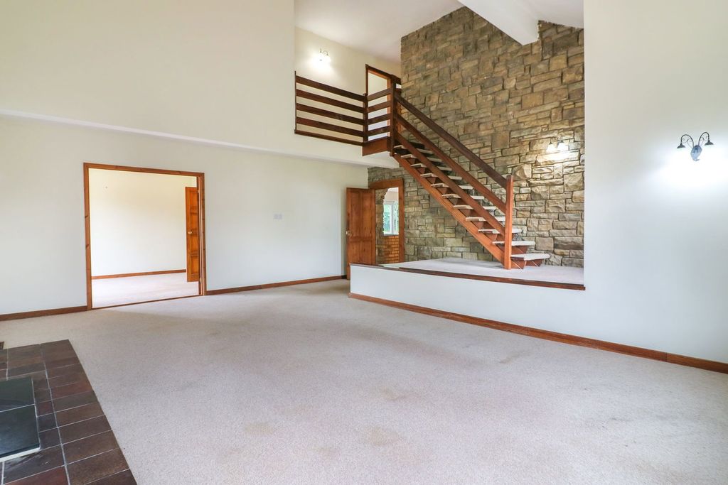 Property photo 3 of 37