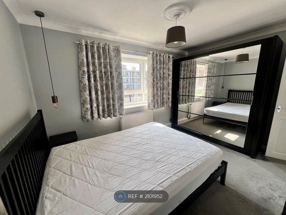 Property photo 3 of 7 Master Bedroom