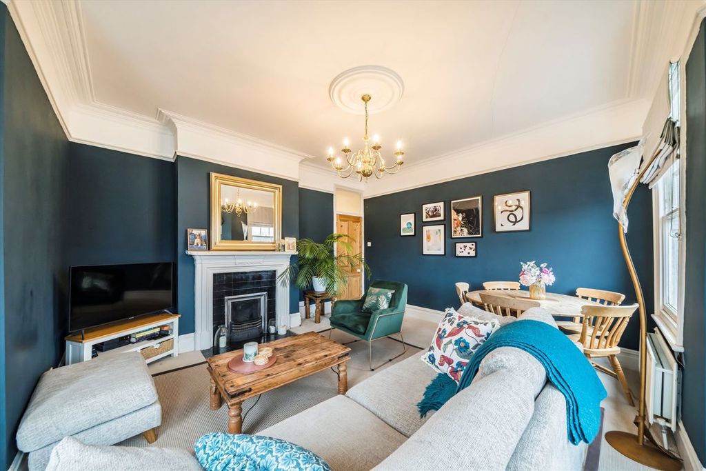 Property photo 3 of 9