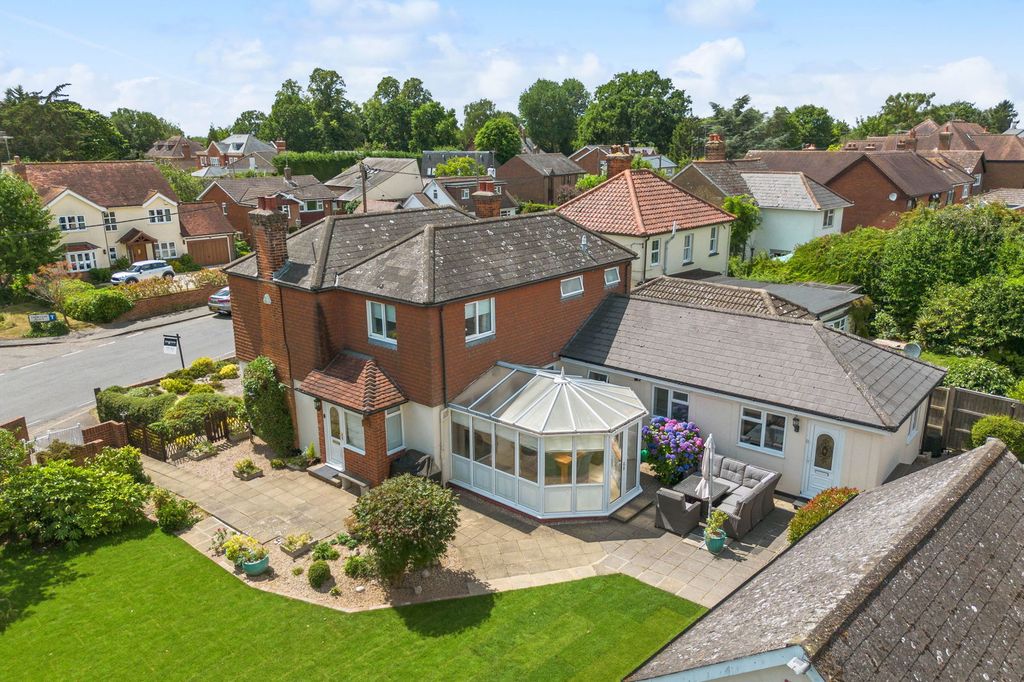 Property photo 2 of 35