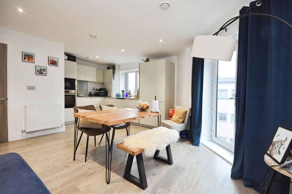 Property photo 2 of 11