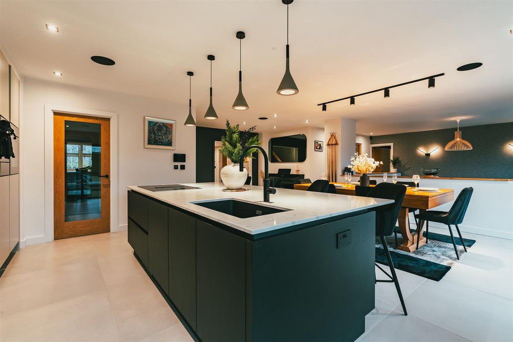Property photo 2 of 47 Dining Kitchen