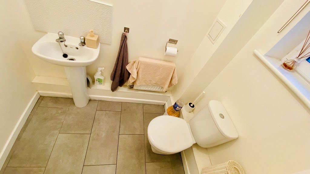 Property photo 3 of 19