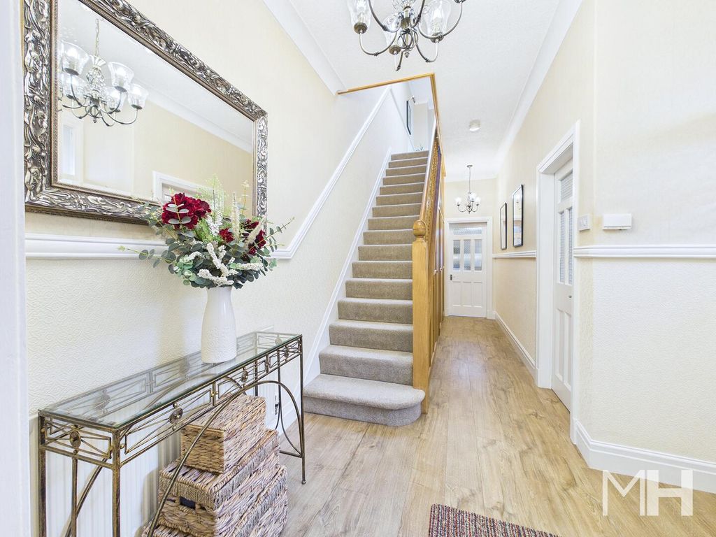 Property photo 3 of 35 Hallway