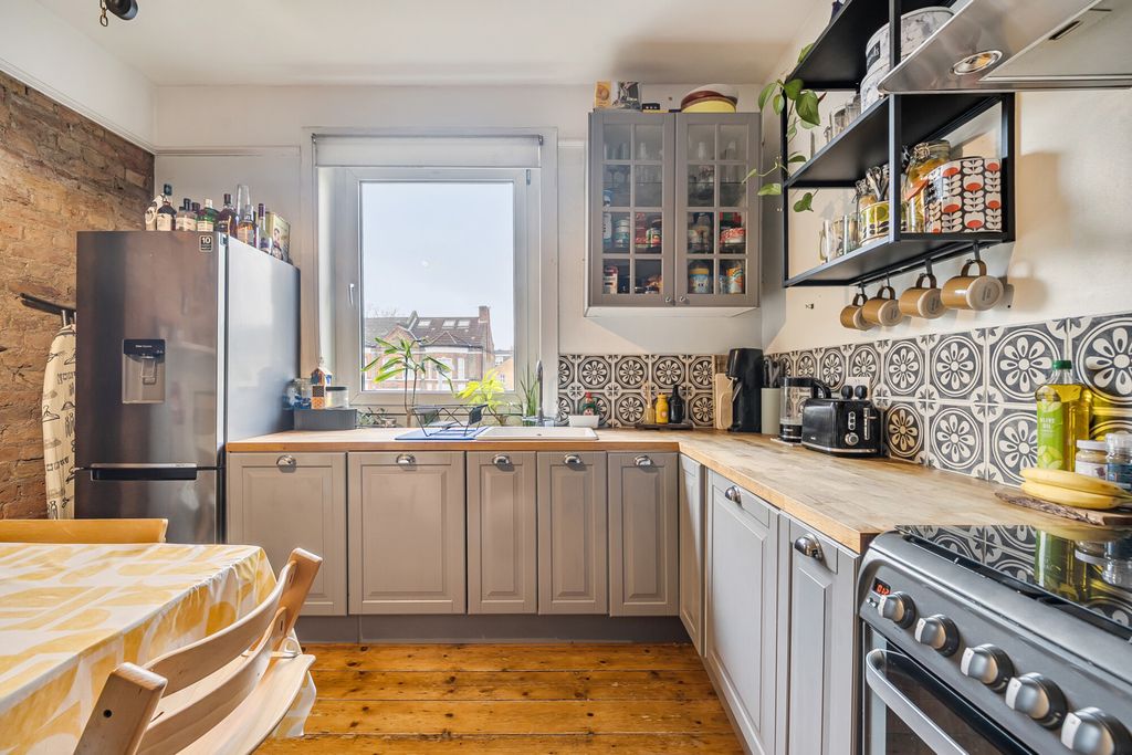 Property photo 1 of 24 Kitchen