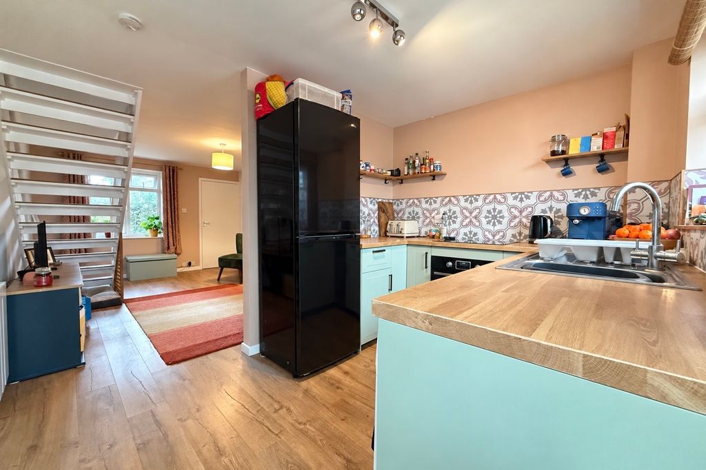 Property photo 2 of 14 Kitchen